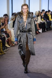 chloe-rf18-5840.thumb.jpg.c697908b87a720895e2a9a9f2a86e546.jpg