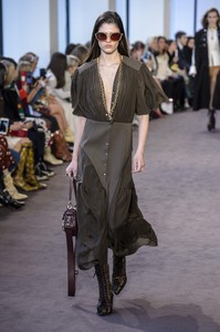 chloe-rf18-6195.thumb.jpg.cbace6ba21a99e23eb8d1207b1d90696.jpg