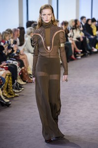 chloe-rf18-7036.thumb.jpg.8afc9c8e99c8f9febc38f923fe57ace1.jpg