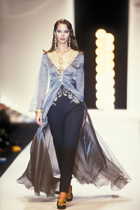 christian-dior-fw-1993-9.thumb.jpg.1844916dfe02aaba2c28cd8b2f698105.jpg