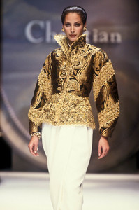 christian-dior-hc-fw-1993-10_1.thumb.jpg.577f9df0b980bbeedddc240ac654747d.jpg