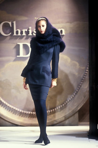 christian-dior-hc-fw-1993-4.thumb.jpg.d3007ae0d0248089596be3150c56f173.jpg