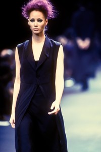 comme-des-garcons-fw-1992-4.thumb.jpg.83b691c4a0efa9f9aaf00f49d8fc9398.jpg