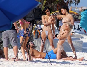 danielle-knudson-beach-bikini-sand-photos-6.thumb.jpg.516c1e813be34e0548e7b67486d73555.jpg
