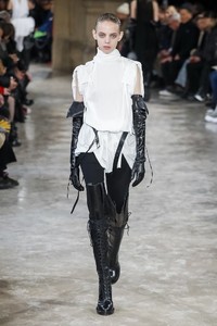 demeulemees-fall-2oq8-rtw-slide-KIKL-jumbo.jpg