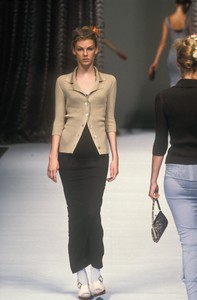 dolce-gabbana-ss-1997-1.thumb.jpg.d6ebab65c8cb82be0669fb3205184d3e.jpg