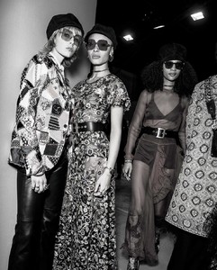 edie_dior_aw18_jasonlloydevans.thumb.jpg.13af44610dbf50870a76104b495ba92f.jpg