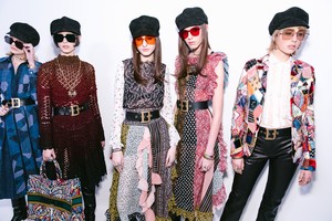 edie_dior_aw18_vogue_6.thumb.jpg.b191decafd9bbe991bc3a06139ae68f5.jpg