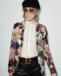edie_dior_aw18_vogueparis_1.thumb.jpg.6fb8002c02b9ad06f965b195d9ce4274.jpg
