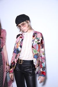 edie_dior_aw18_wwd_2.thumb.jpg.cf77fda2a355a5a6a94b6f9b118ab664.jpg