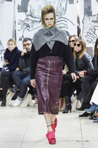 edie_miumiu_aw18_wwd_1.thumb.jpg.b904b7027375dbc83867ae2685f2a485.jpg