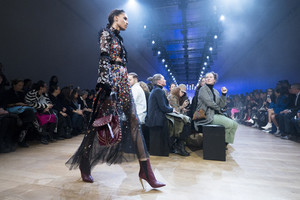 elie-saab-atm-rf18-8838.thumb.jpg.f23b1e5f258aea6eb032ceb93054f266.jpg