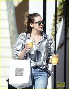 elizabeth-olsen-coffee-march-2018-la-03.jpg