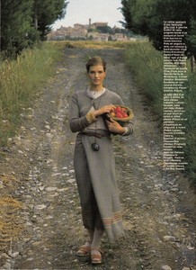 elle_fr_18_sept_1989_6.thumb.jpg.18045bf636f54ada5b0b090314e6f207.jpg