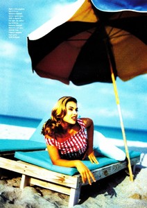 elle_uk_august_1992_4.thumb.jpg.6f41473f4fe02666464642ef81b1a5e3.jpg