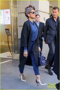 eva-mendes-pretty-in-polka-dots-04.jpg