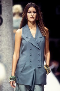 fendi-ss-1993-1.thumb.jpg.1d7d87bafe6eb72557d82d370c9499cb.jpg