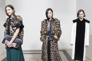 givenchy-bks-m-rf18-5356.thumb.jpg.ef8d2d1a394bf8c68c10da1432764aec.jpg