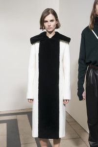 givenchy-bks-v-rf18-9899.thumb.jpg.faa72747ea682be9ce0c68ccafbc48cf.jpg