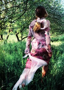 glamour_fr_july_aug_1989_9.thumb.jpg.1c7ae21bdb11f1a37af82275fb4c51dc.jpg