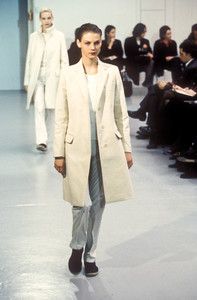 helmut-lang-fw-1997-1.thumb.jpg.9a884adebd37811cbeddfc634810dbdd.jpg