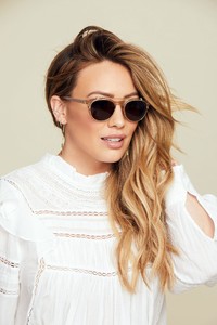 hilary-duff-muse-x-hilary-duff-photoshoot-3.thumb.jpg.04a79388a09d246e3d8674b38164e6a3.jpg