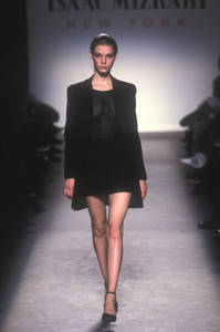 isaac-mizrahi-fw-1997-1.thumb.jpg.b80095c1b586c2e1275885b906083149.jpg