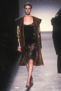 isaac-mizrahi-fw-1997-3.thumb.jpg.40a0727975c7ade4c0d3544118f74179.jpg