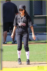 kardashian-jenner-sisters-softball-game-keeping-up-03.jpg