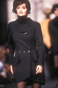 karl-lagerfeld-fw-1990-1.thumb.jpg.a17e5f9502b8070feda92c18fb081ca2.jpg