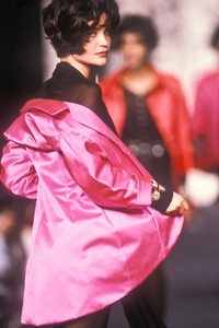 karl-lagerfeld-fw-1990-8.thumb.jpg.4d6ce8cd4c4208283ac97ba830028775.jpg