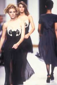 karl-lagerfeld-ss-1992-1.thumb.jpg.a1bbdd311a70c7cd8282cb9d2fbeec53.jpg