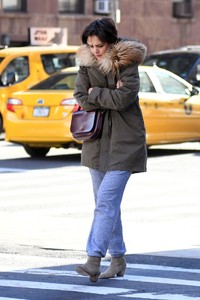 katie-holmes-street-style-new-york-city-03-05-2018-3.jpg