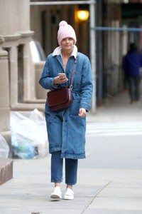 katie-holmes-stroll-with-a-friend-in-nyc-03-14-2018-4.jpg