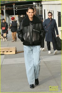 katie-holmes-tells-jimmy-fallon-shes-reunting-with-dawsons-creek-cast-soon-01.jpg