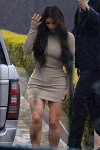 kim-kardashian-bel-air-hotel-in-la-03-10-2018-3.jpg