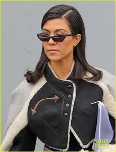 kourtney-kardashian-scott-disick-reunite-to-film-kuwtk-04.jpg