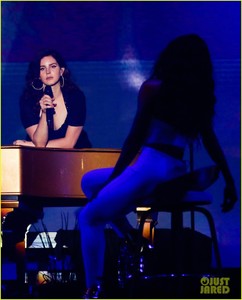 lana-del-rey-lollapalooza-brazil-2018-01.jpg