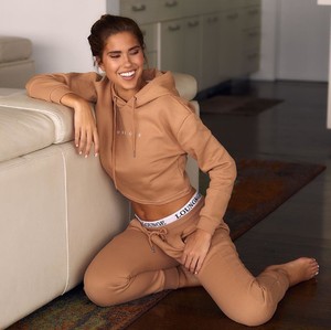 loungeapparel_29092791_357672551400062_5911332827160379392_n.thumb.jpg.5c91ec5f57b3bfb194d742cbc5610e38.jpg
