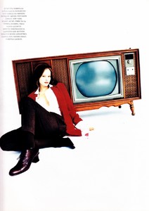 marie_claire_italia_dec_1993_23.thumb.jpg.9a1f7befb3a657becf422c30099629c3.jpg