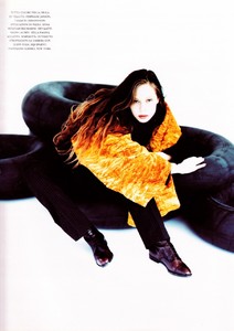 marie_claire_italia_dec_1993_25.thumb.jpg.b0a4bacb6f609b49b9afeb022a09fa99.jpg