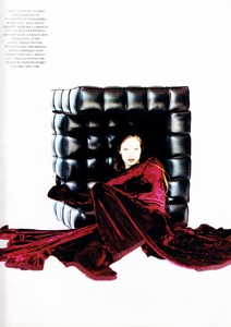 marie_claire_italia_dec_1993_29.thumb.jpg.b73c9cbba06ed6b868b1206a1a6dc723.jpg