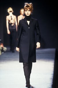 martine-sitbon-fw-1997-2.thumb.jpg.c414592fe603f467a0589214d683bb75.jpg