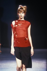 martine-sitbon-fw-1997-4.thumb.jpg.33adae7ff0e8614b9070898ed65b0b49.jpg