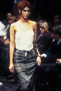 martine-sitbon_fw-1993-1.thumb.jpg.8f40c846a25826abb24639d60a22d23e.jpg