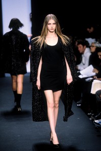 michael-kors-fw-1997-3.thumb.jpg.334ab6e02cef5aacd85c8960964372d9.jpg