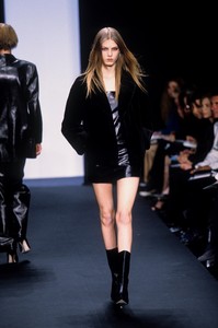 michael-kors-fw-1997-5.thumb.jpg.9d1519f77d60b5a76981e01c753aa60f.jpg