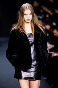 michael-kors-fw-1997-6.thumb.jpg.b6a96448409bfc77dabdf834325b1566.jpg