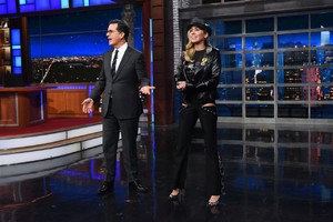 miley-cyrus-appeared-on-the-late-show-with-stephen-colbert-in-nyc-2.jpg
