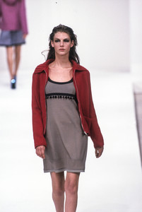 miu-miu-fw-1997-1.thumb.jpg.78e27d9c954a9e8c569aa8a5bab59dae.jpg